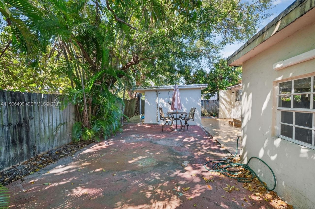 1980 SW 32nd Ave , Miami, FL 33145 Photo