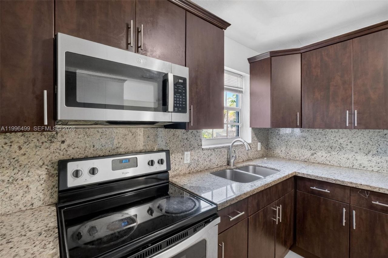 1980 SW 32nd Ave , Miami, FL 33145 Photo