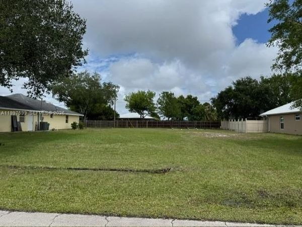 399 SW Ridgecrest Dr, Port St. Lucie, FL 34953