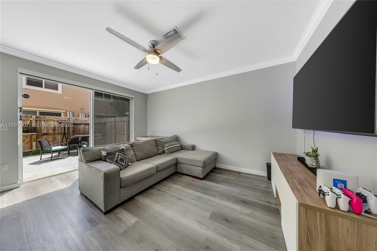 1079 SE 23rd Ter, Homestead, FL 33035 Photo