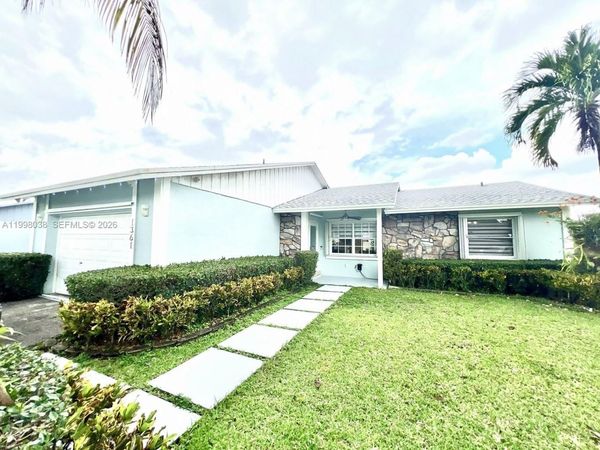 1361 N Fieldlark Ln, Homestead, FL 33035
