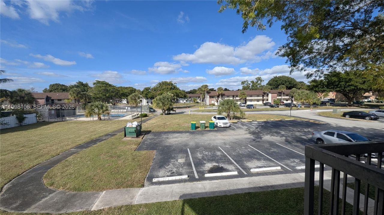 6001 Shakerwood Cir, Unit 205, Tamarac, FL 33319 Photo