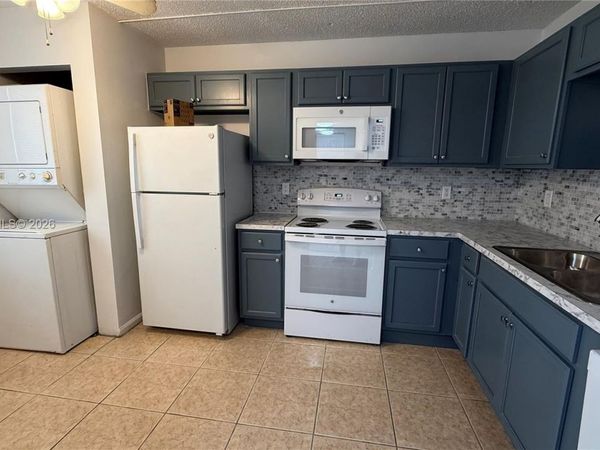 7901 Southgate Blvd, Unit C5, North Lauderdale, FL 33068