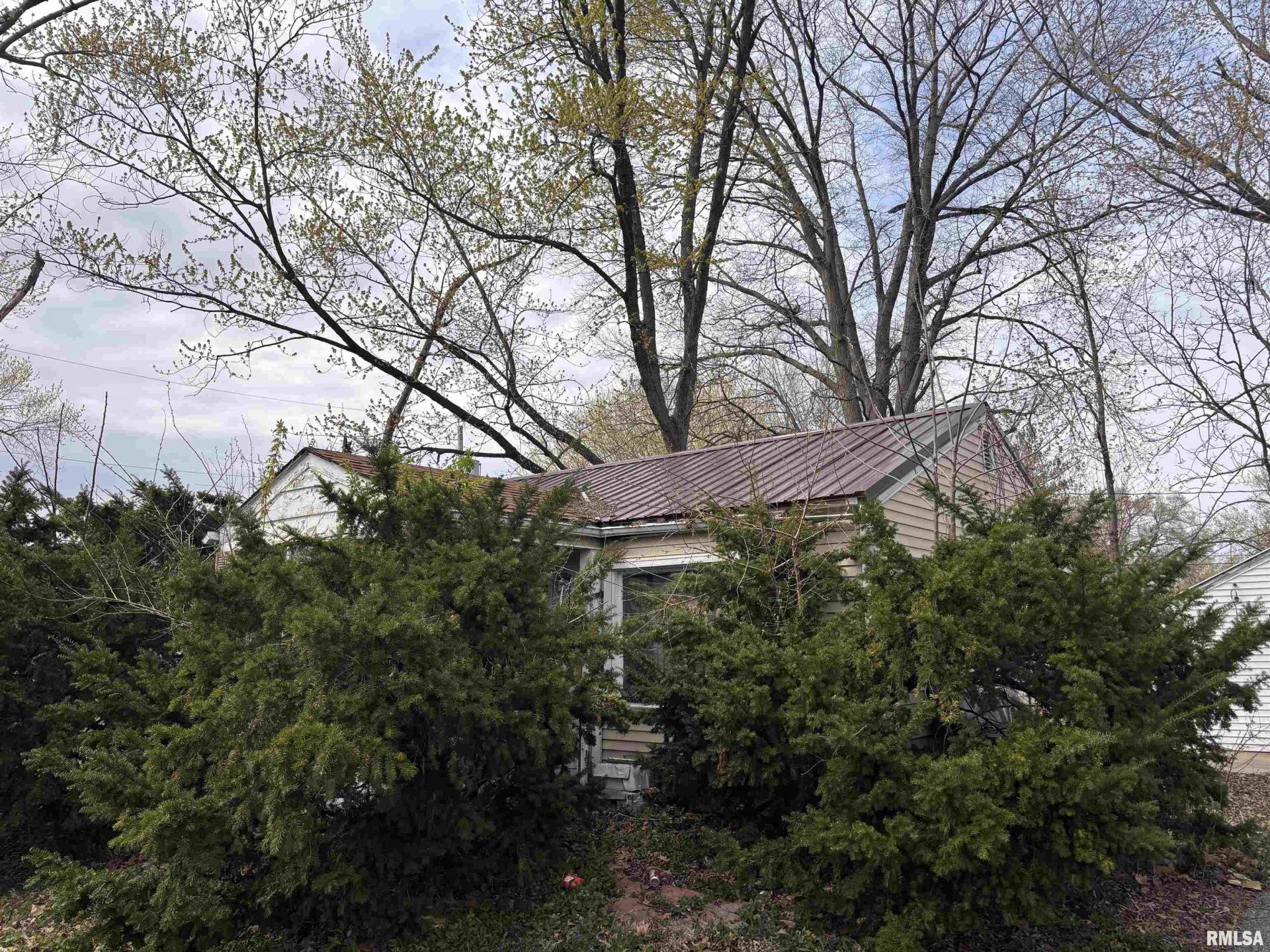 1621 W North Grand Avenue, Springfield, IL 62702 Main Photo