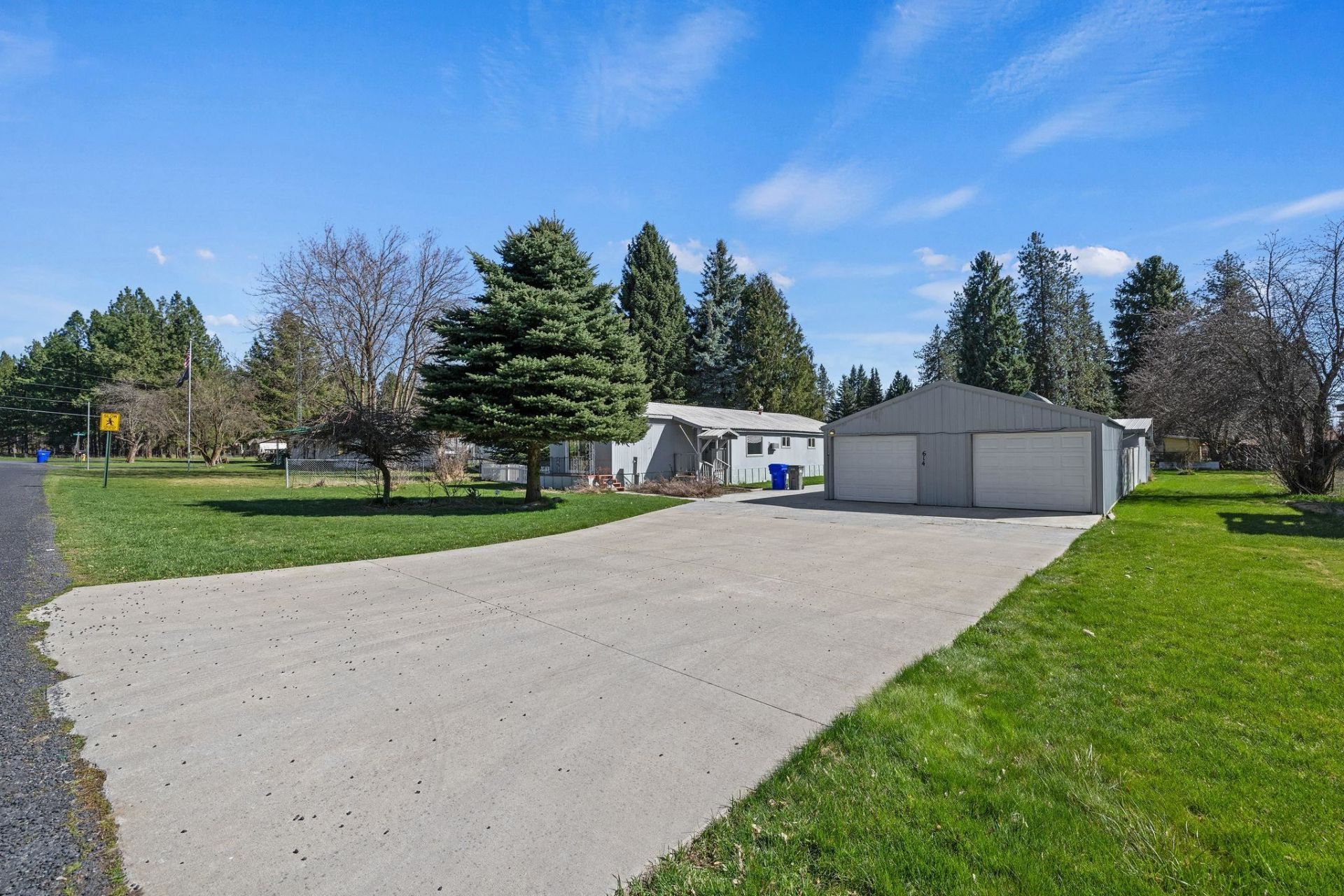 614 E 2nd St primary photo