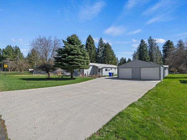 614 E 2nd St, Deer Park, WA 99006