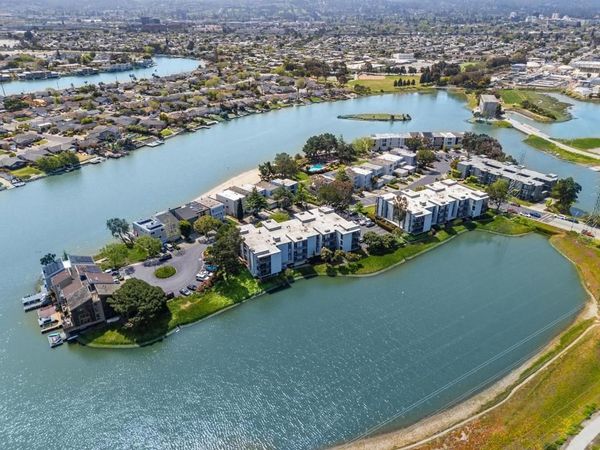 651 Port Drive, Unit 208, San Mateo, CA 94404