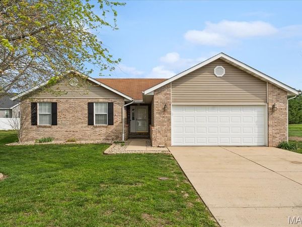 218 Kristina Court, Mascoutah, IL 62258