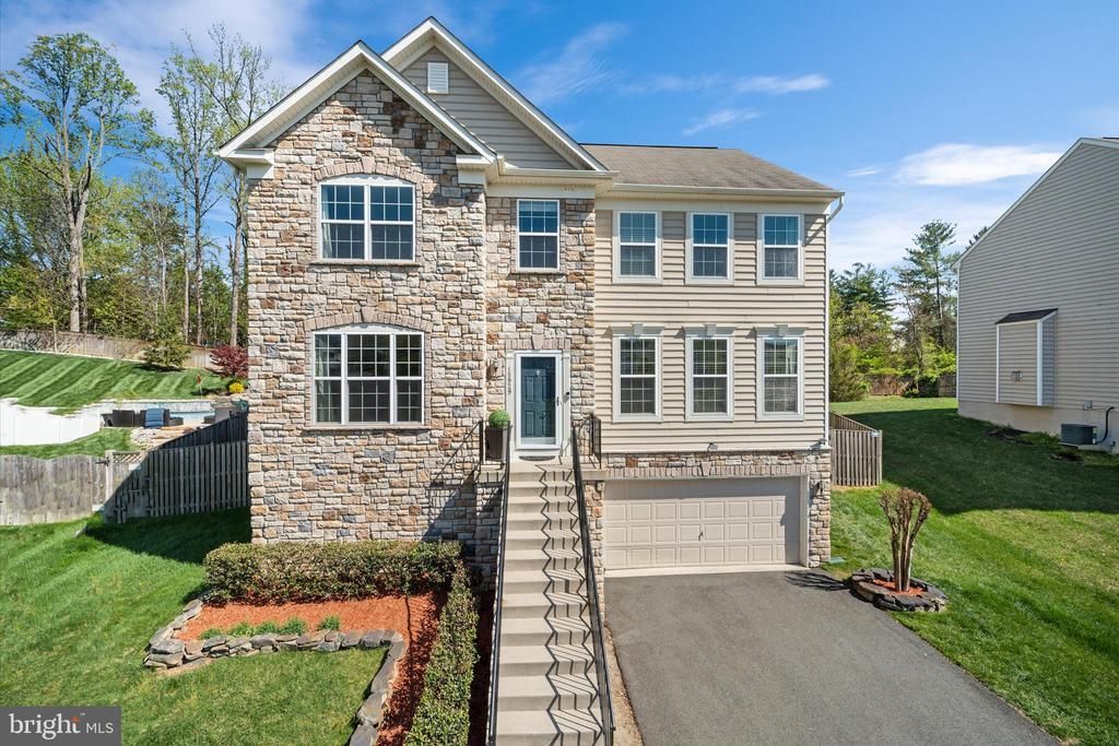 15929 Eagle Feather Drive, Woodbridge, VA 22191 Main Photo