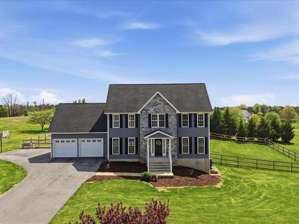 554 CHERRY HILL FARM DRIVE, KEARNEYSVILLE, WV 25430