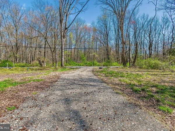 697 GARWOOD ROAD , MOORESTOWN, NJ 08057