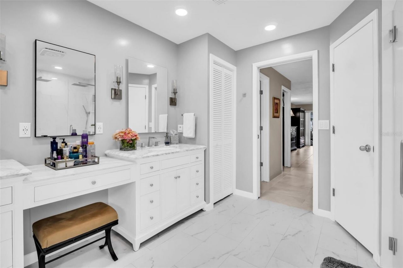 1504 Ridge Top Way , Clearwater, FL 33765 Photo