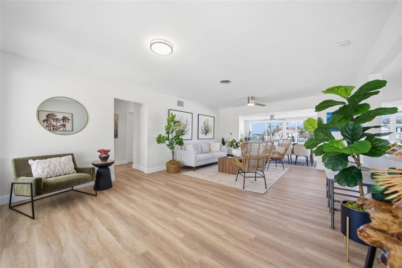 16113 5th Street E, Redington Beach, FL 33708 Photo