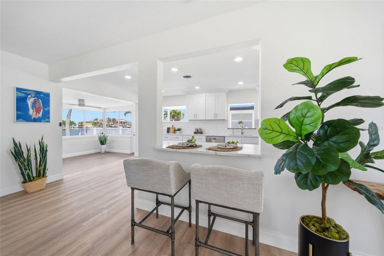 16113 5th Street E, Redington Beach, FL 33708 Photo