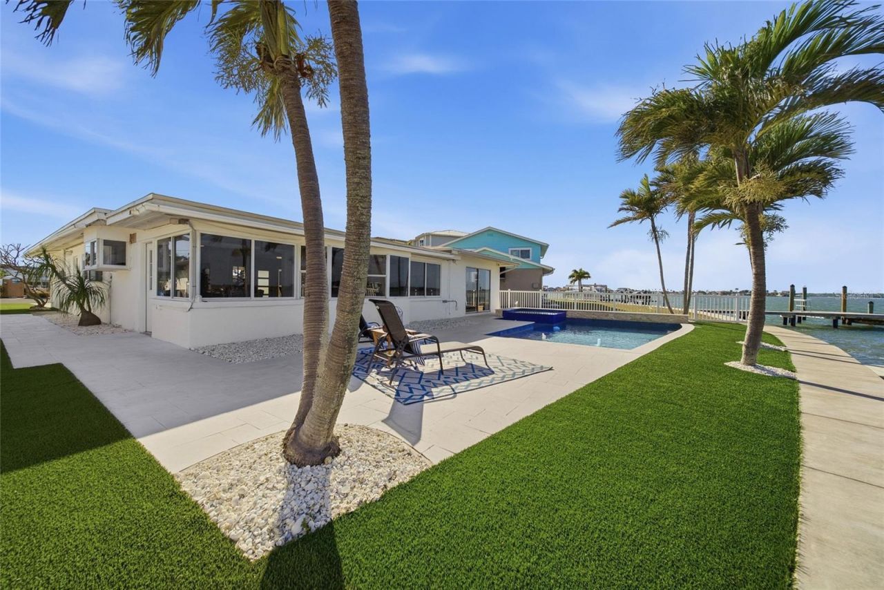 16113 5th Street E, Redington Beach, FL 33708 Photo