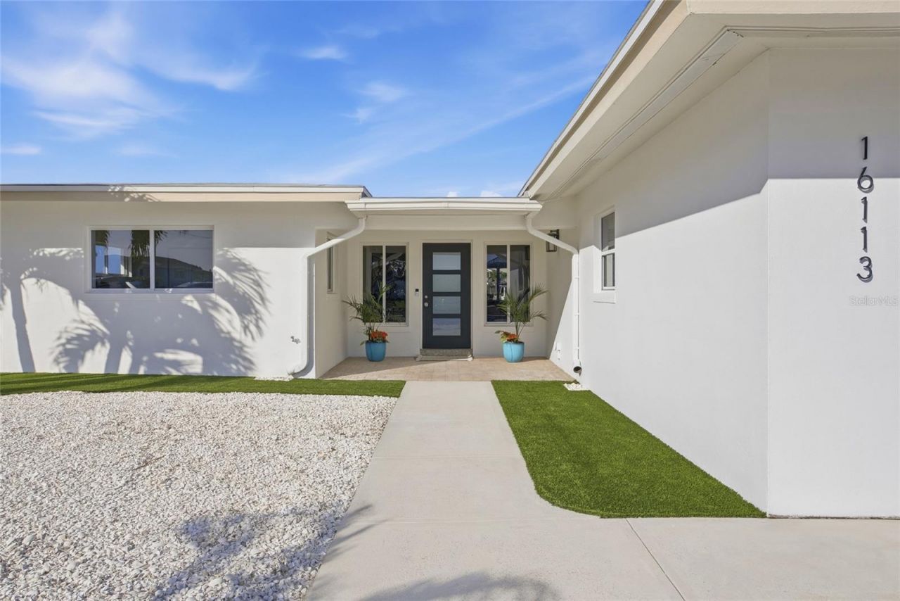 16113 5th Street E, Redington Beach, FL 33708 Photo