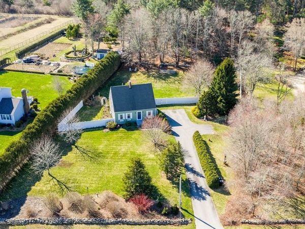 595 Old Westport Rd, Dartmouth, MA 02747