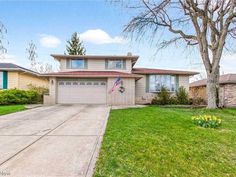 2115 Coventry Drive, Parma, OH 44134 Photo 1