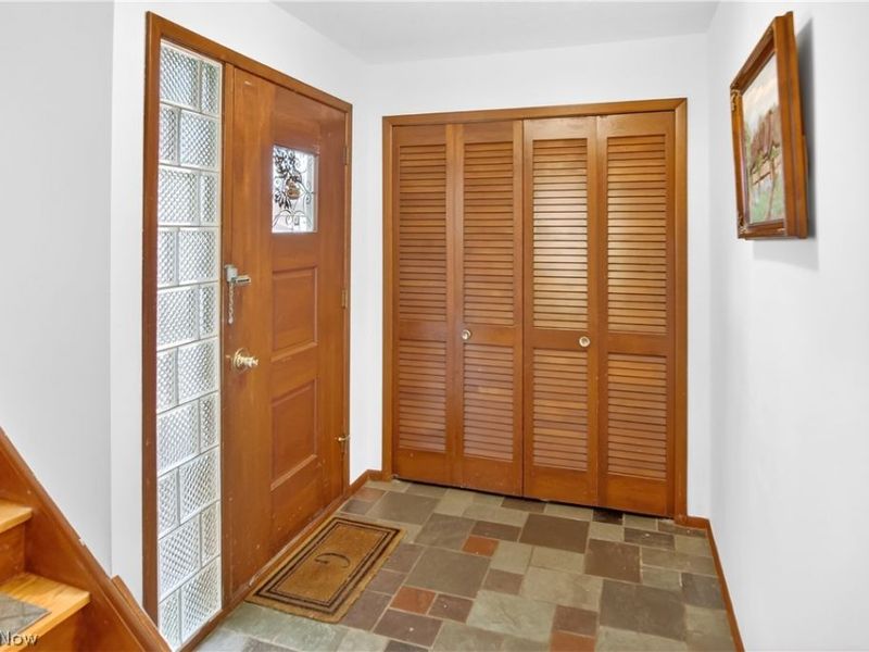 2115 Coventry Drive, Parma, OH 44134 Photo 2