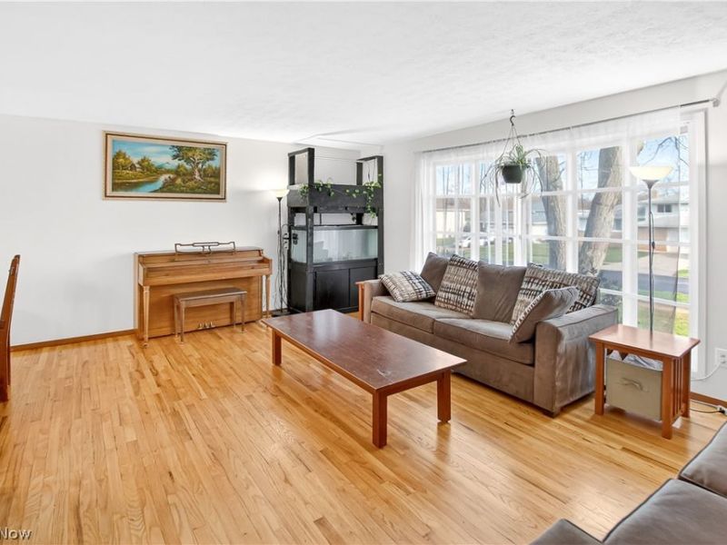 2115 Coventry Drive, Parma, OH 44134 Photo 3