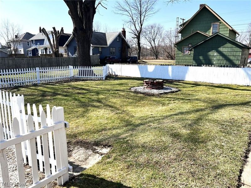 1825 Bernice Court NE, Canton, OH 44705 Photo 10