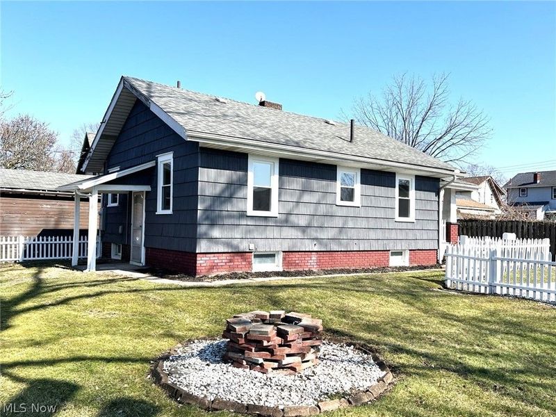 1825 Bernice Court NE, Canton, OH 44705 Photo 5