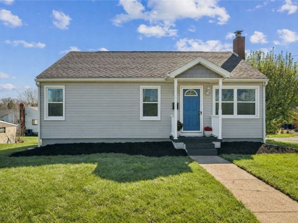 695 Park Ave, Mount Pleasant, PA 15666