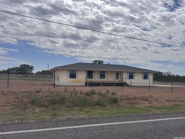 899 Fm 1346, La Vernia, TX 78121