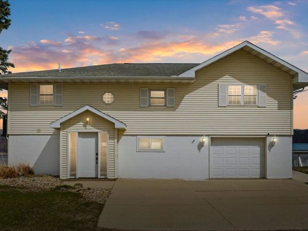 174 Abel Drive, Guttenberg, IA 52052
