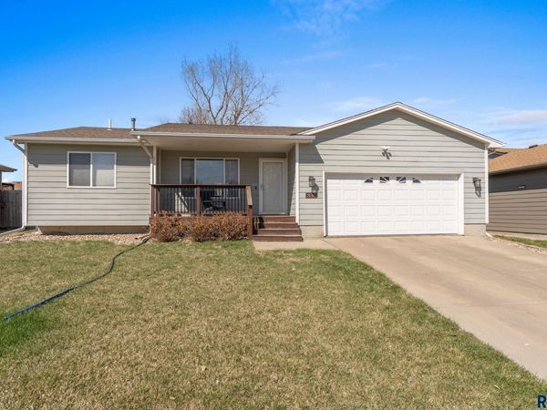6308 W 66th St, Sioux Falls, SD 57106