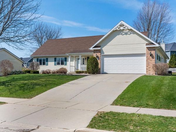 565 Oakwood Drive, Oregon, WI 53575