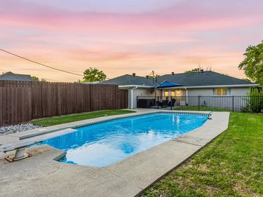 3556 Royal Lane, Dallas, TX 75229
