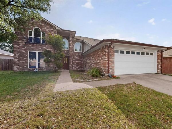 812 Windswept Drive , Cedar Hill, TX 75104