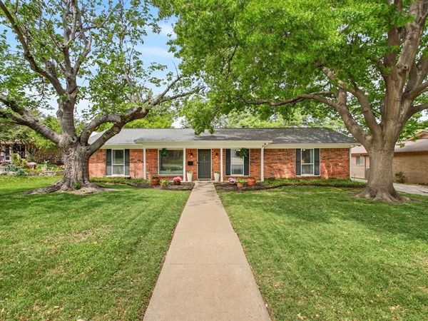 6304 Whitman Avenue, Fort Worth, TX 76133