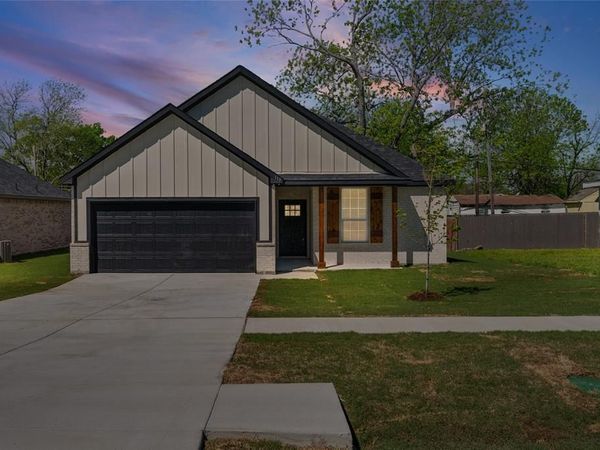 113 N Third Street , Celeste, TX 75423