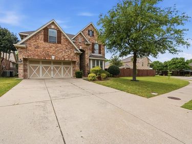 6716 Prairie Flower Trail, Dallas, TX 75227