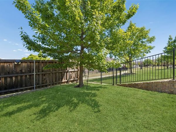 211 Copper Canyon Drive, Lewisville, TX 75067