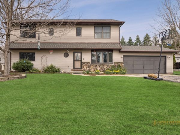 306 Juniper Road , Island Lake, IL 60042