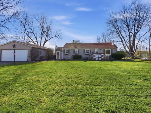 152 Holiday Drive , Somonauk, IL 60552