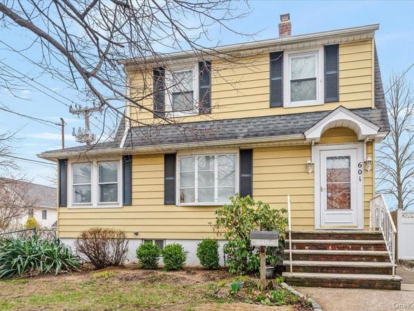 601 Hughes Street , Bellmore, NY 11710