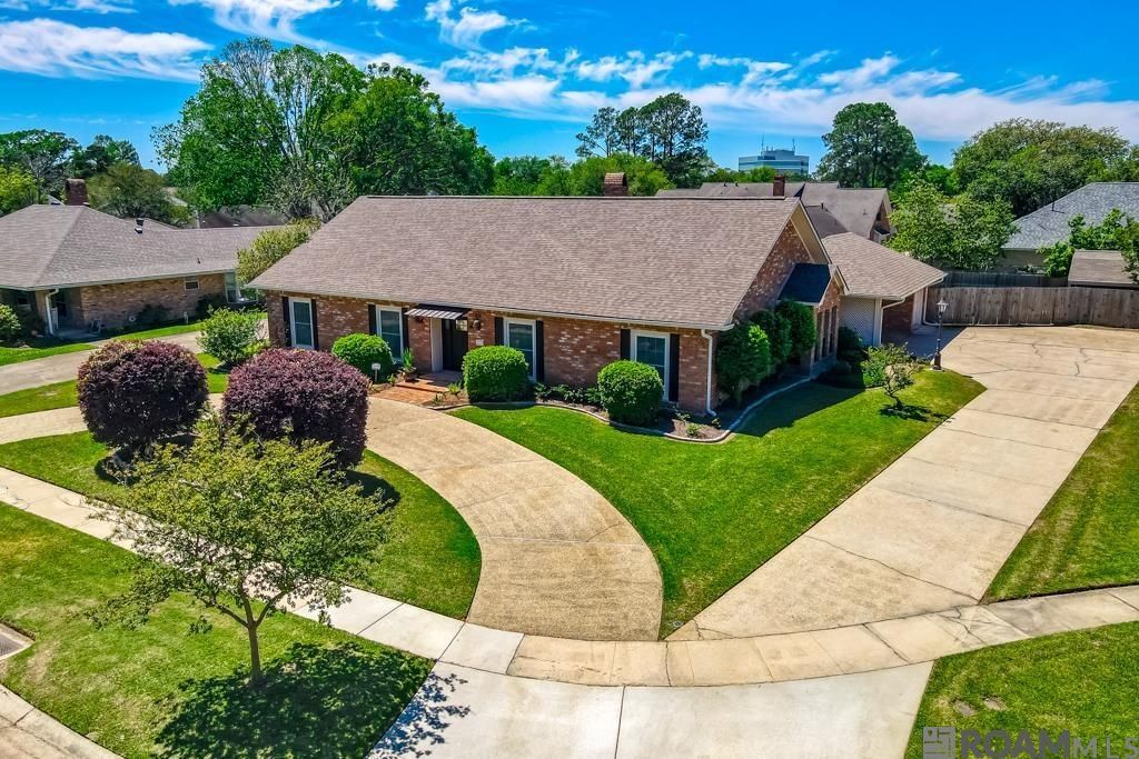 3812 Lake Larouge Dr, Baton Rouge, LA 70816 Main Photo