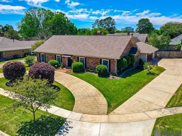 3812 Lake Larouge Dr, Baton Rouge, LA 70816