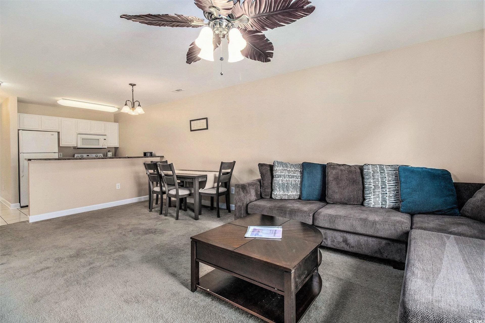 2101 Firebird Ln. Photo 2