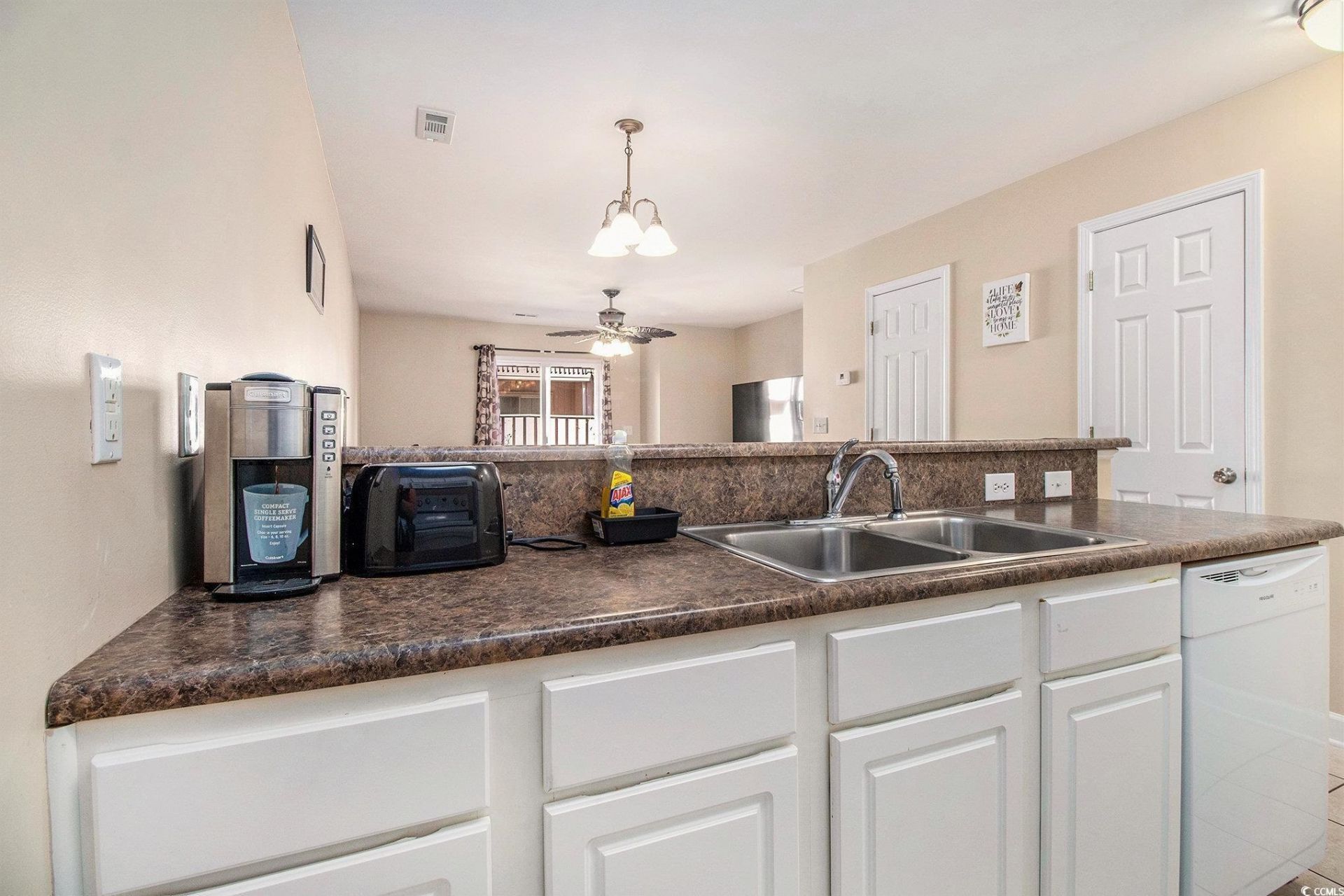 2101 Firebird Ln. Photo 5