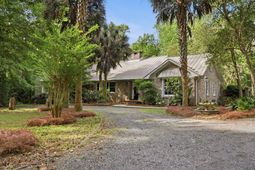 132 Tupper Lane photo 4