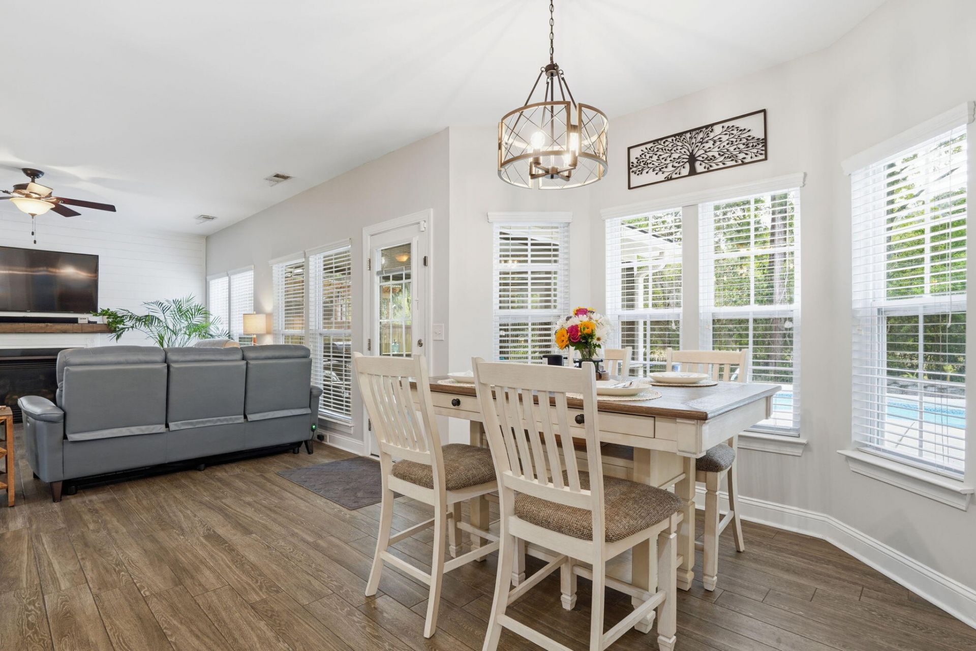 5272 Mulholland Drive Photo 12