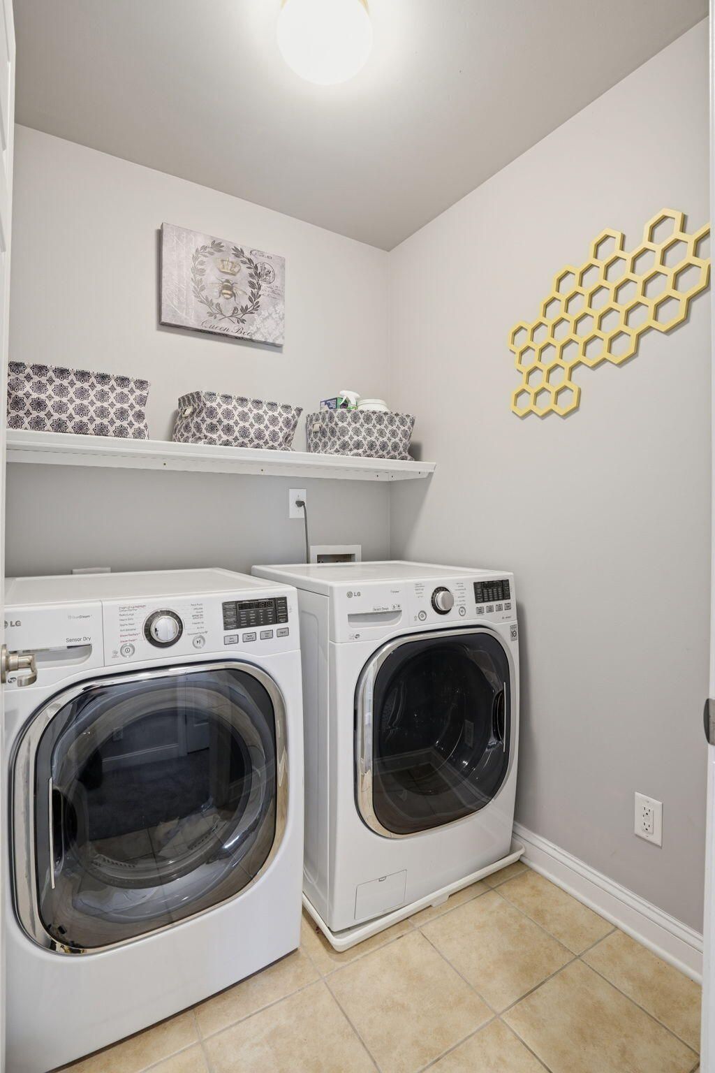 5272 Mulholland Drive Photo 32