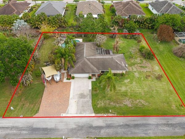 1096 54th Avenue, Vero Beach, FL 32966
