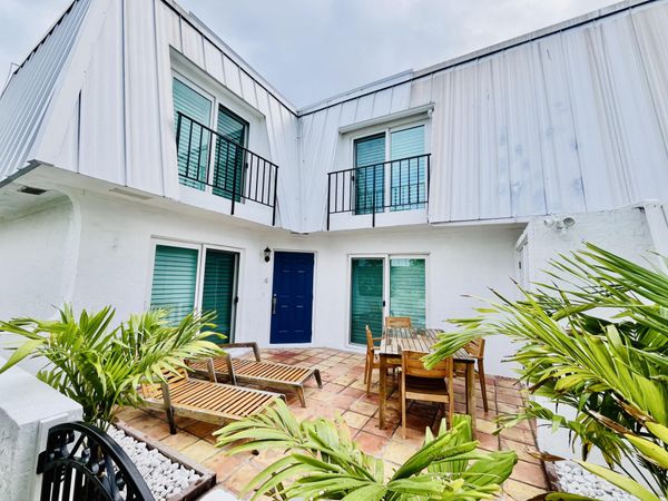 106 Linda Lane, Unit 4, Palm Beach Shores, FL 33404