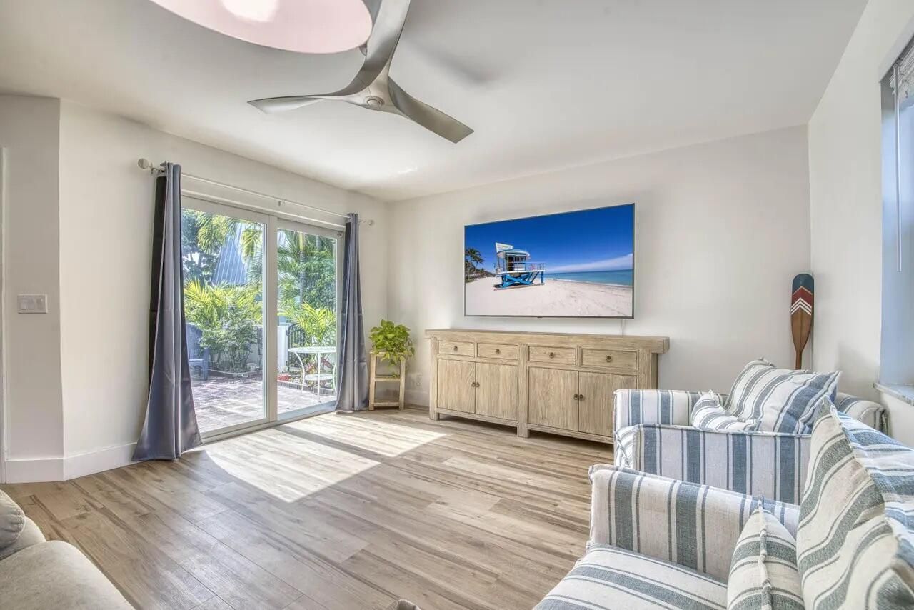 106 Linda Lane, Unit 4, Palm Beach Shores, FL 33404 Photo